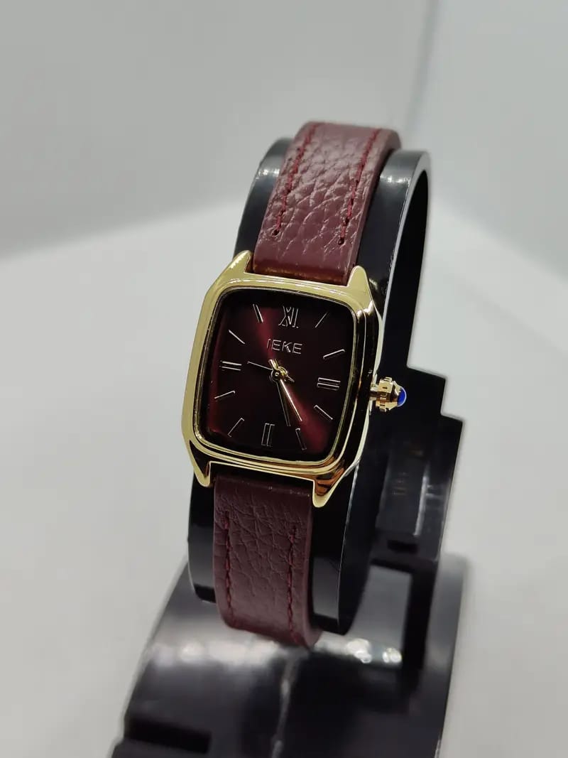 Montre IEKE carré rouge