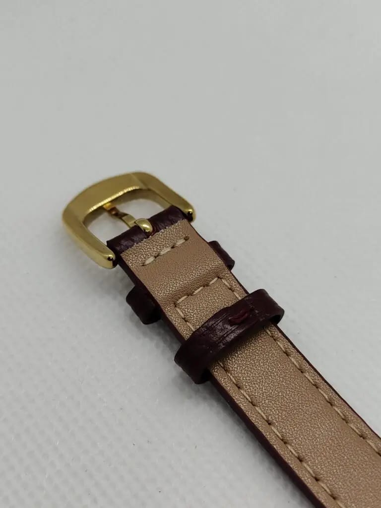 Montre IEKE carré rouge