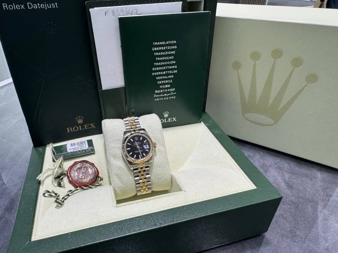 Montre femme 26 mm rolex lady just noir acier inoxydables or argent