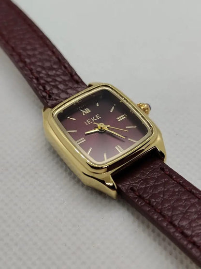 Montre IEKE carré rouge
